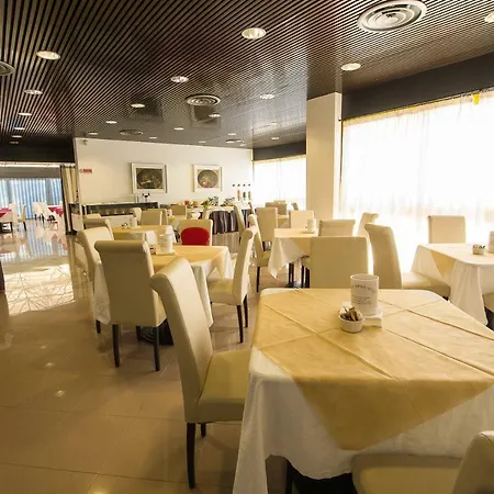 Santa Lucia 3* סנטה צזריה טרמה